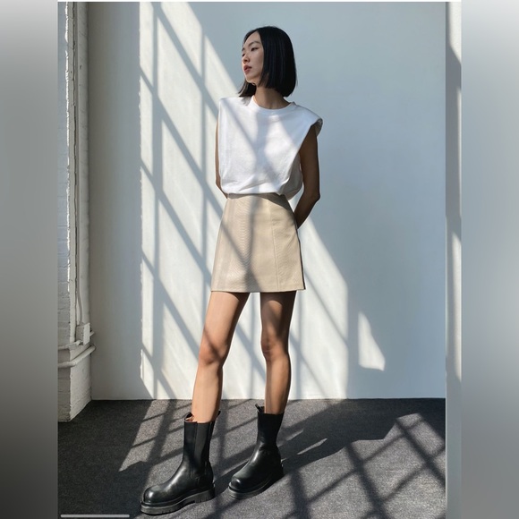 Aritzia Dresses & Skirts - NEW BABATON COOPER LEATHER SKIRT, BLACK SNAKEPRINT